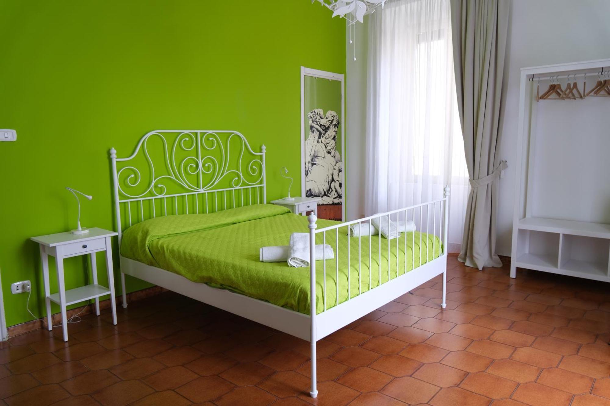 Couette-café Tarumbo 2*